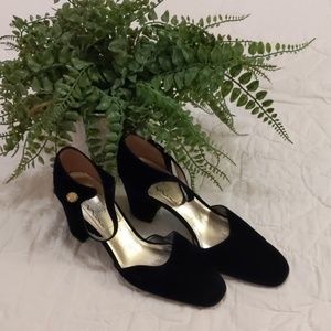 Vintage Nina Black Heels with Gold Accents